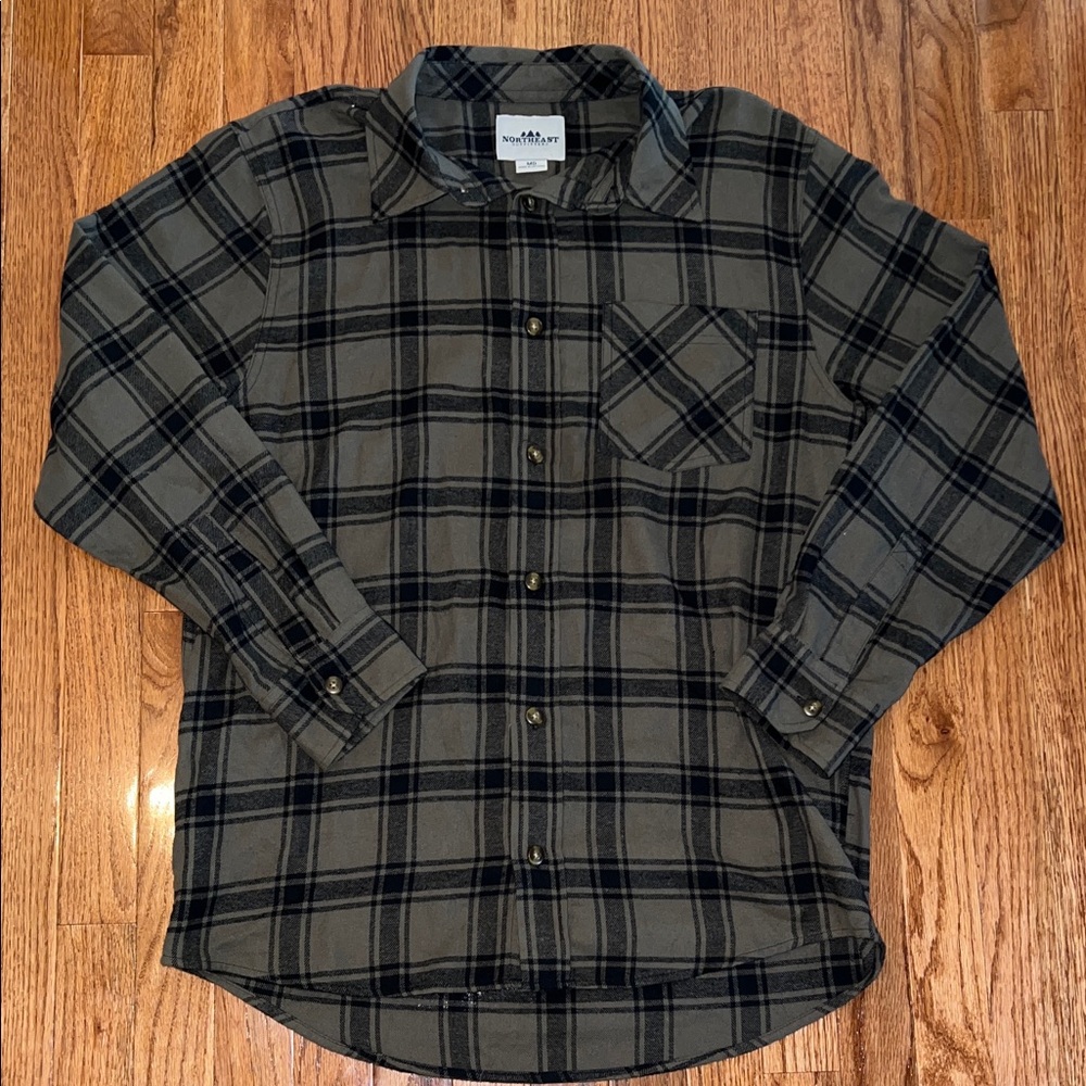 Northeast Outfitters Green & Black Flannel Men’s Size Medium